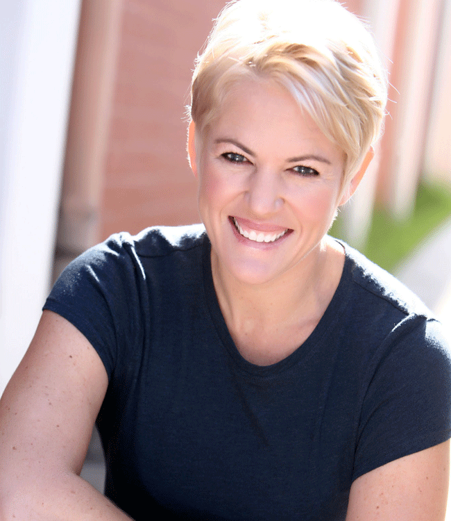 LISA HOYLE Comedy, Chaos, and Control: The Stunt Life of Lisa Hoyle Stuntwomen's Association of Motion Pictures